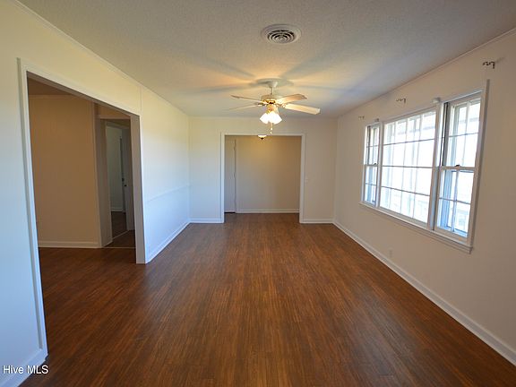 3rd image of 321 Dell Brock Rd