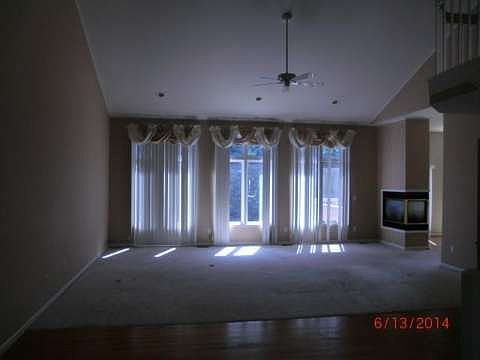 3rd image of 54512 Burlington Dr