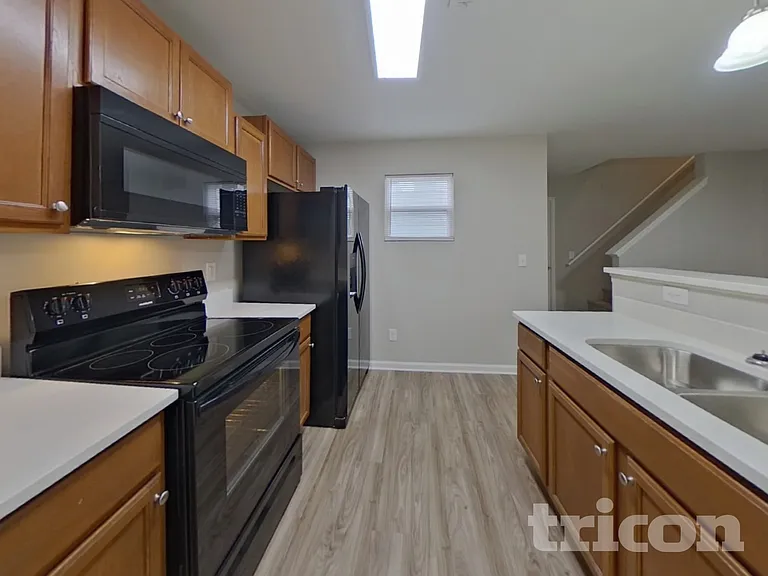 2423 Shad Ct — Photo 7