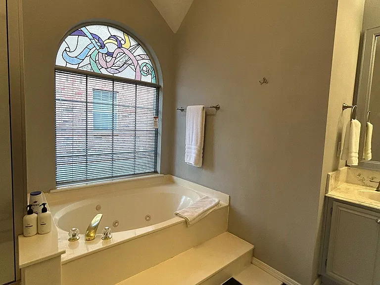 10809 Paisano Dr — Photo 32