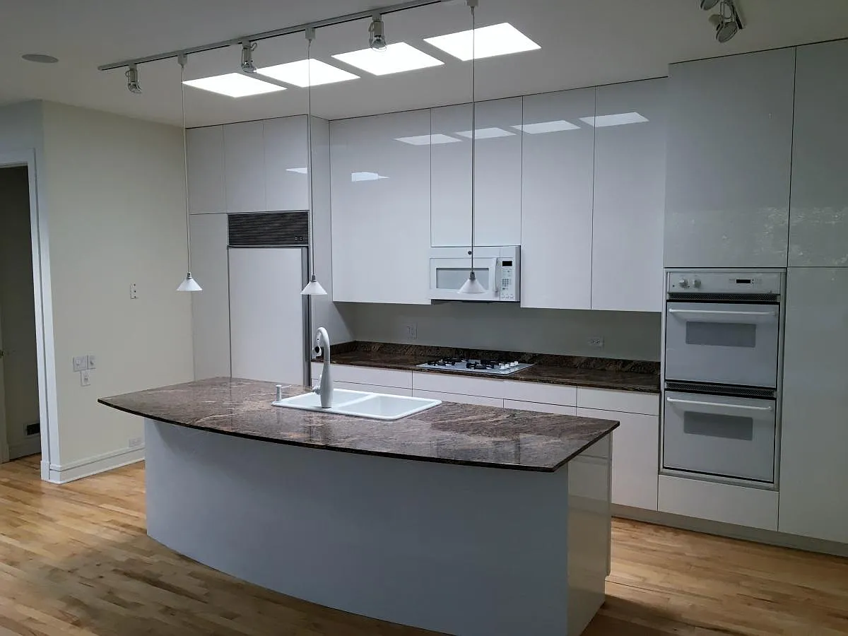 3 bed, 2.5 bath, 2800 sqft, $5,000 — Photo 4