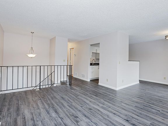 3rd image of 2543 Copper Cliff Trl