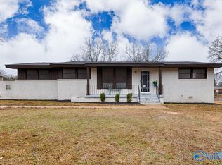 2011 Lance Rd NW, Huntsville, AL 35810