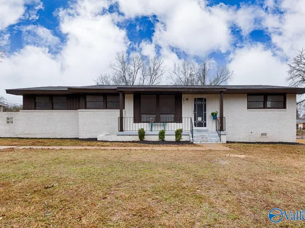 2011 Lance Rd NW, Huntsville, AL 35810