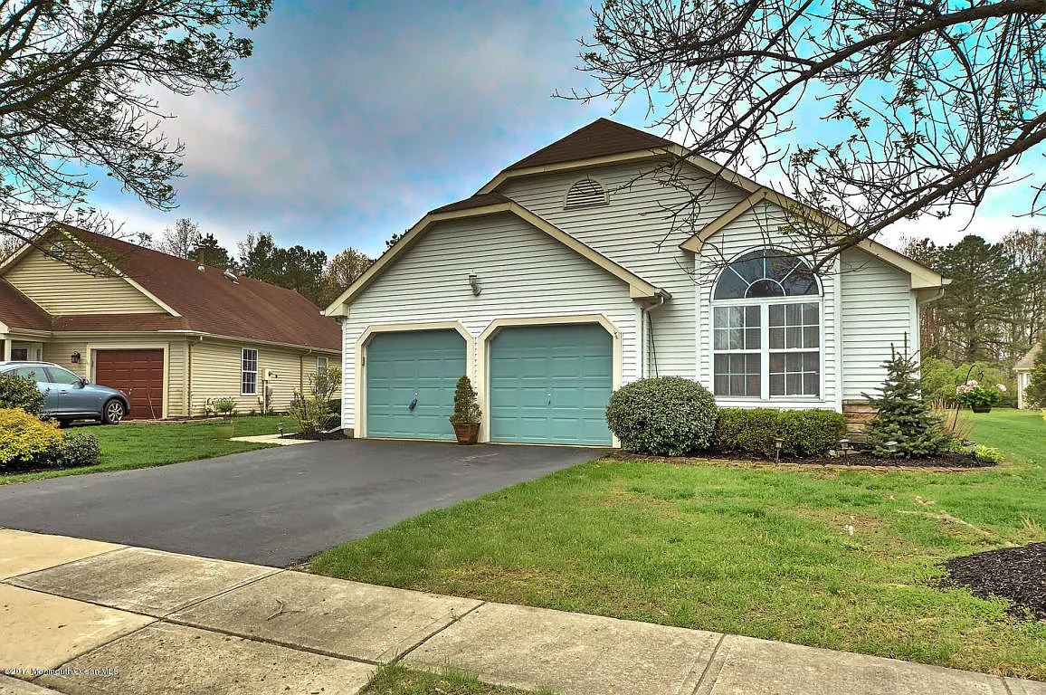 2366 Woodbine Ln photo 1