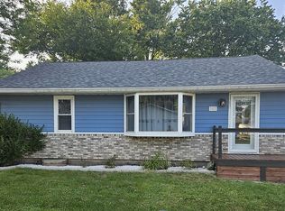 301 Elizabeth St, Bellevue, IA 52031