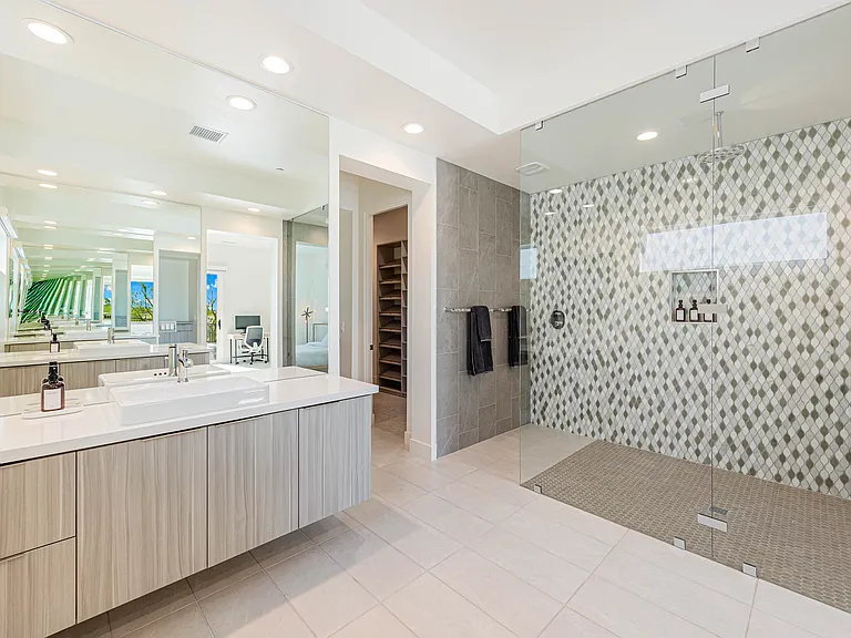 Master Suite Bathroom