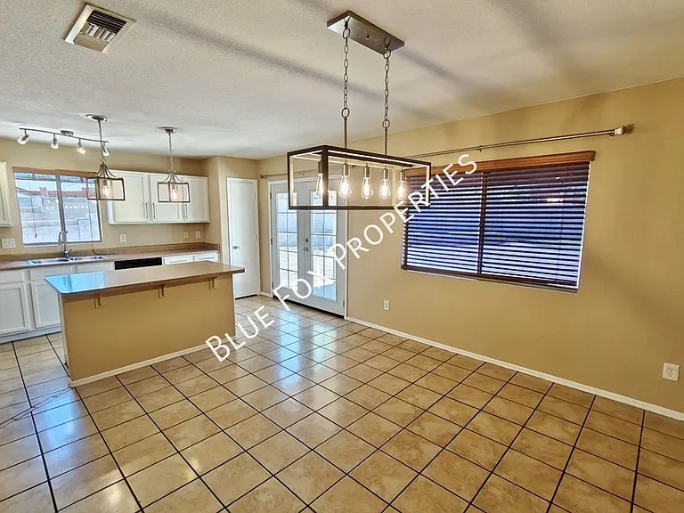3754 E White River Dr — Photo 8