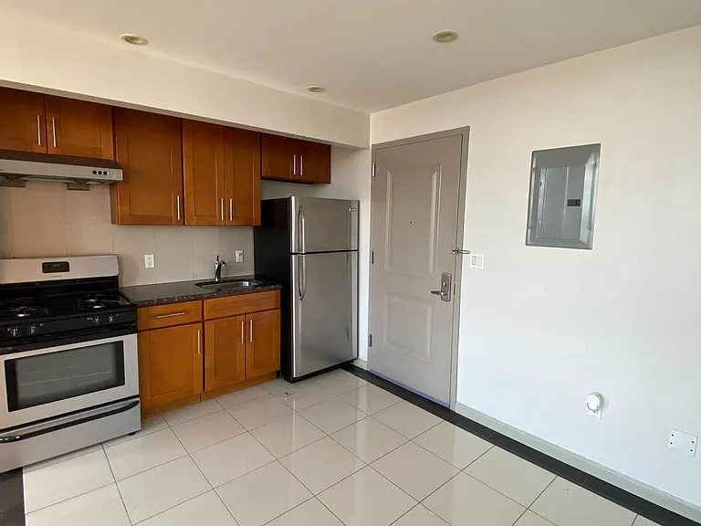 3120 Corlear Ave #1002 — Photo 10