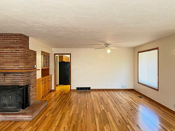 4th image of 720 Orchard Heights Rd NW