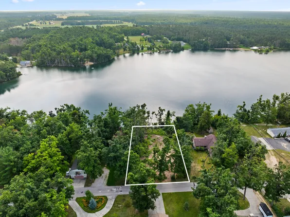 2217 W Dixon Lake Dr, Gaylord, MI 49735