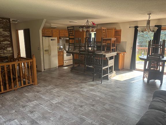 4th image of 1150 Birch Ave