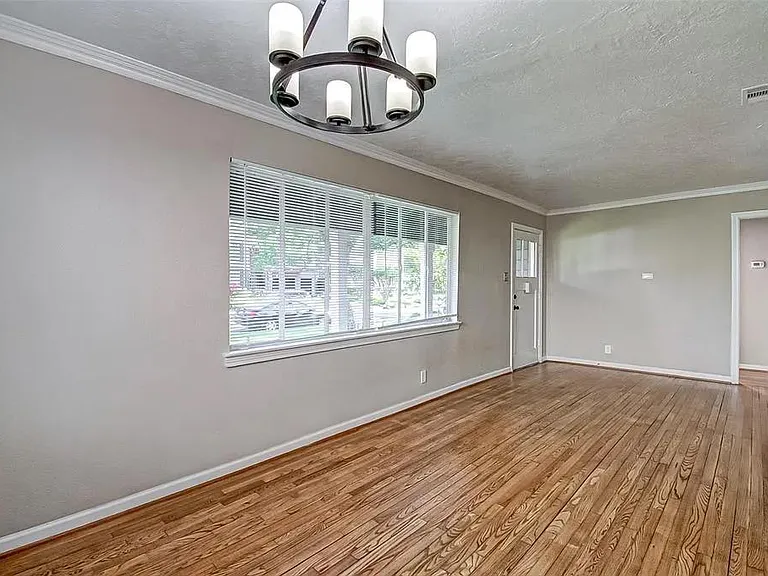 4409 Effie St — Photo 12
