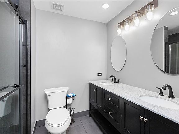 5th image of 2828 N Talman Ave #1F