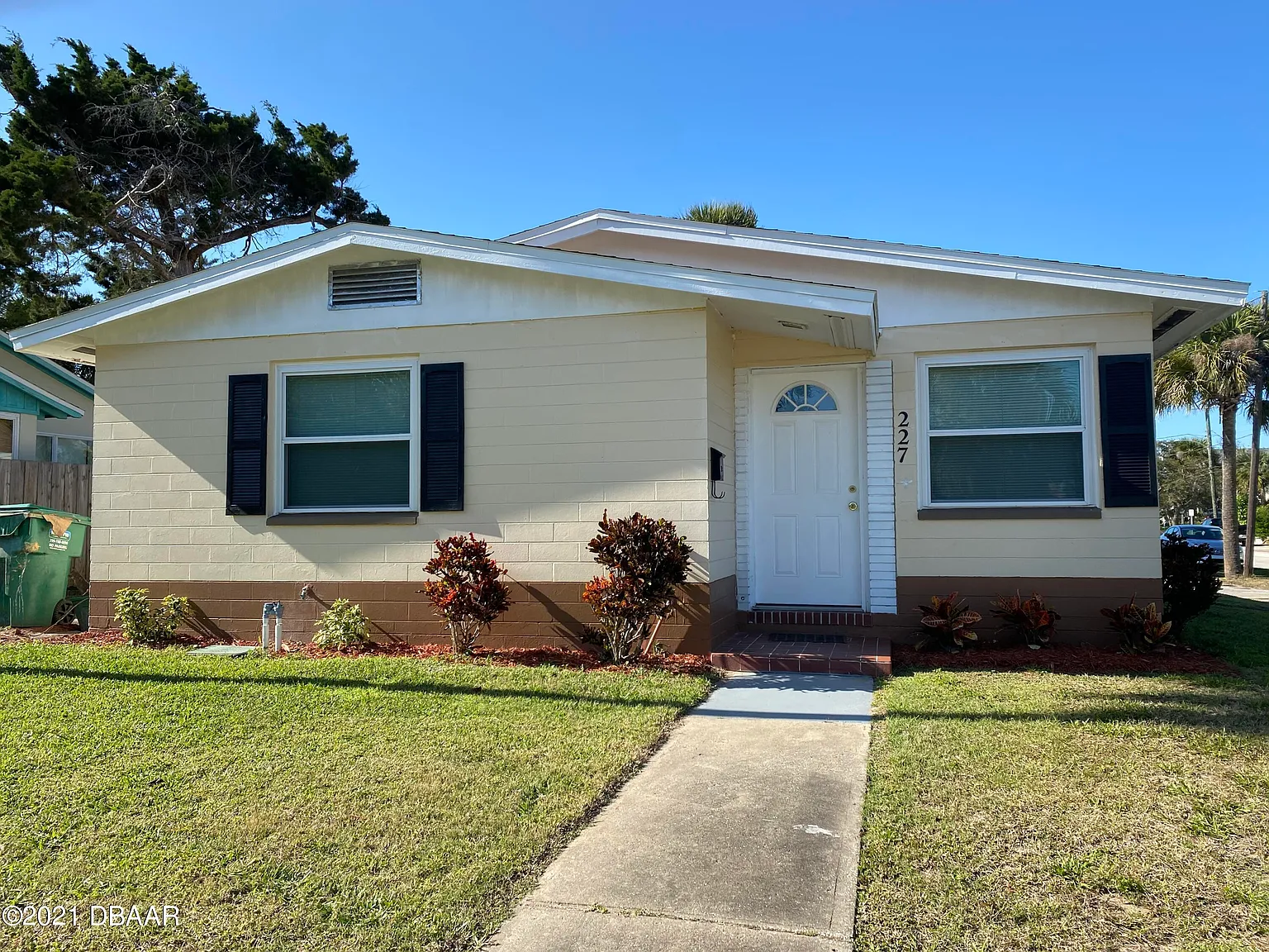 1 bed, 1.0 bath, 640 sqft, $1,295 — Photo 2