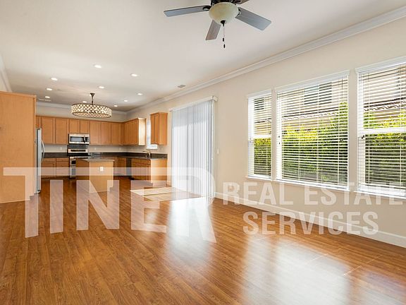 3rd image of 537 Coppice Ct
