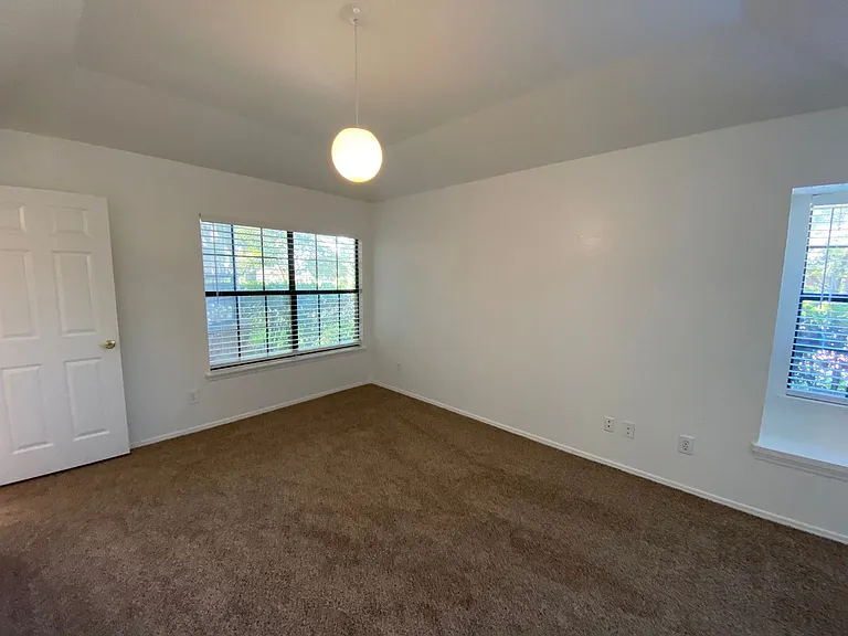 7904 Steppington Dr — Photo 6