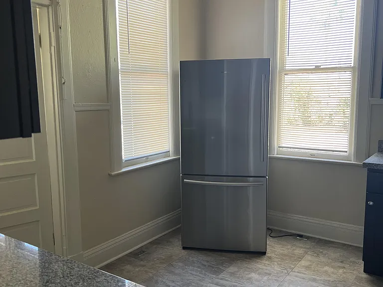 704 E University Blvd — Photo 6