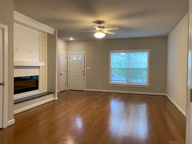 4 bed, 3.5 bath, 1440 sqft, $2,500 — Photo 2