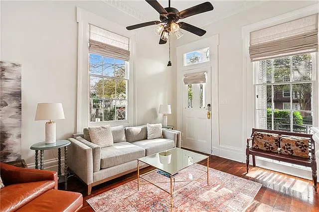 1 bed, 1.5 bath, 813 sqft, $2,200 — Photo 3