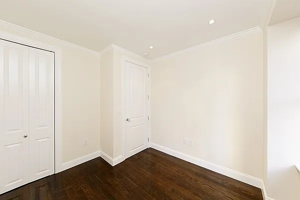 Rented by Voro New York | media 18