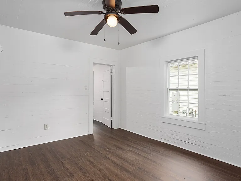 133 W Woodland Rd — Photo 11