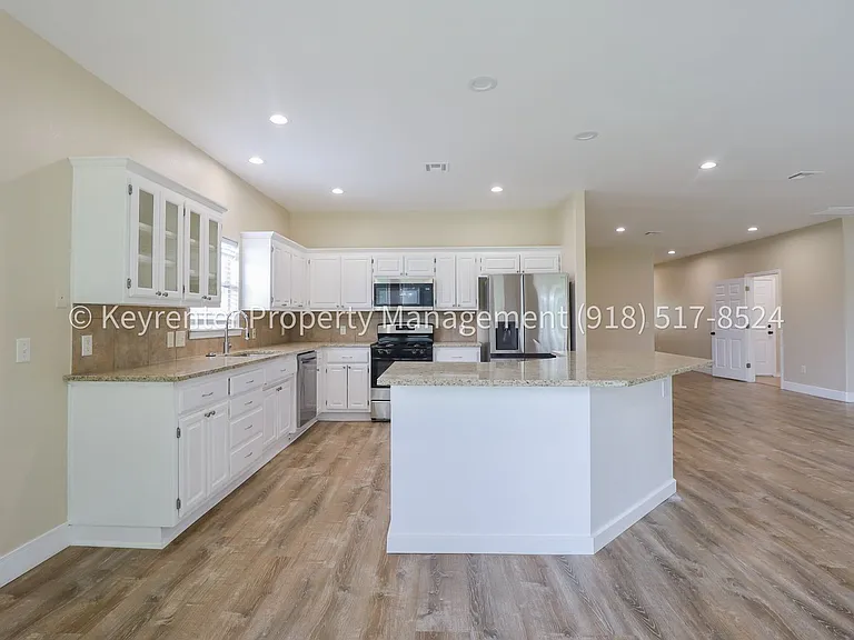 806 W 118th St S — Photo 26