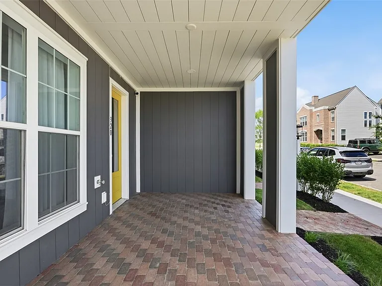 320 Highbridge Ln — Photo 2