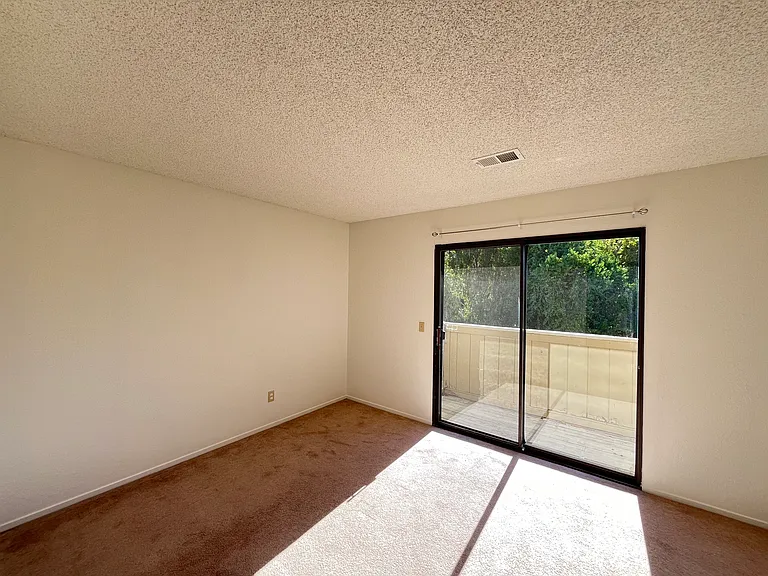 2250 King Ct #14 — Photo 11