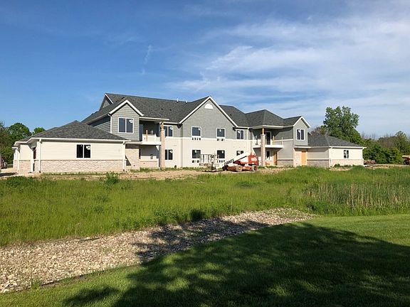 3rd image of W206 Stonebrook Dr #161