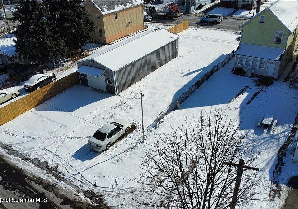 1st image of 122 Spring St