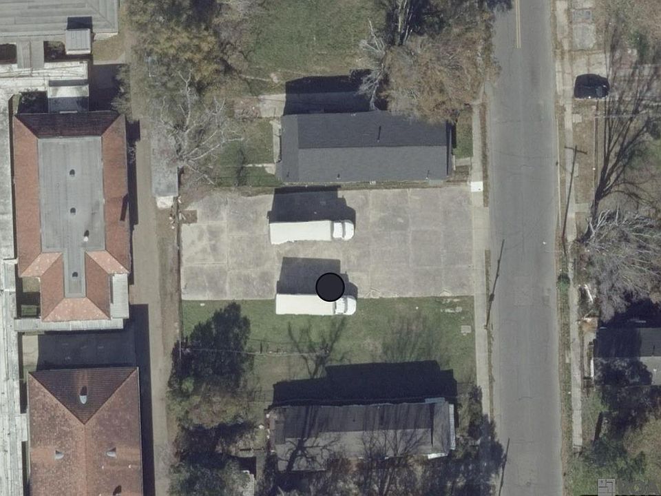 2nd image of 558 Eddie Robinson Sr Dr
