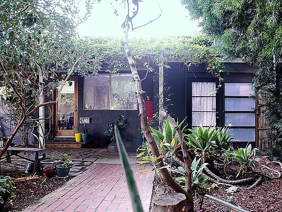 2nd image of 841 Sayre Ln