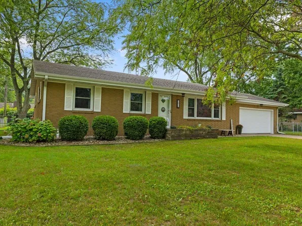 1438 Lupine Dr, Saint Joseph, MI 49085