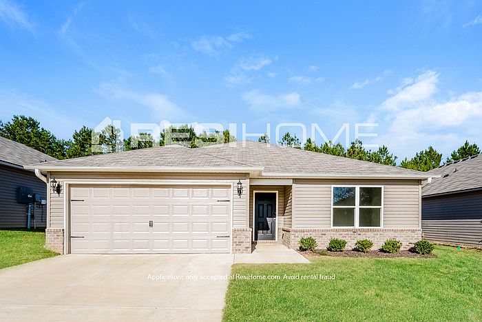 1st image of 210 Americana Dr
