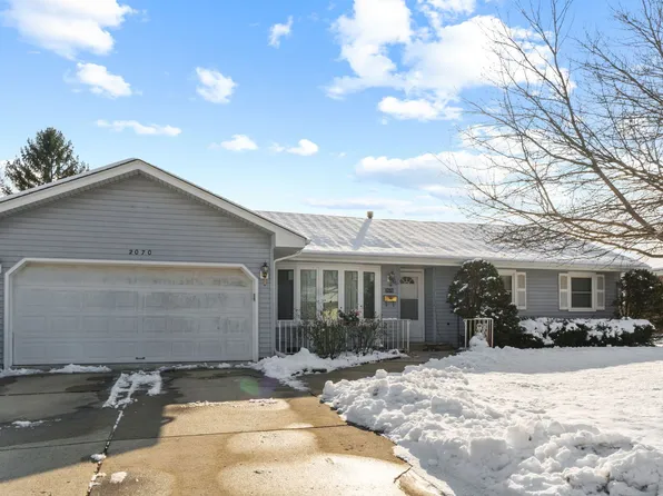 2070 Coral Ave N, Aurora, IL 60506