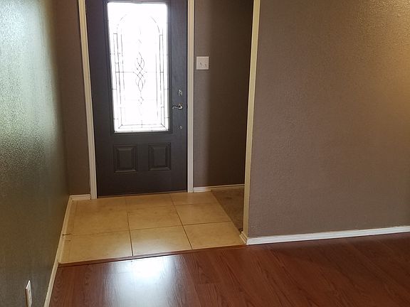 4th image of 12666 Forest Lawn Dr