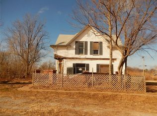 809 N Clarence Nash Blvd, Watonga, OK 73772