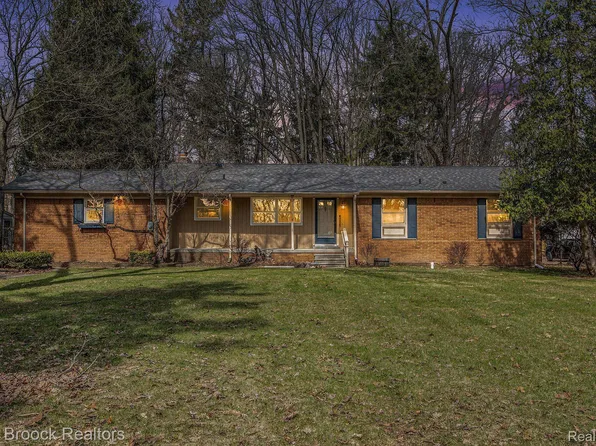 22505 Riverdale Dr, Southfield, MI 48033