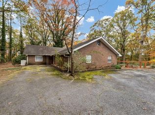 2775 Hogan Rd, East Pt, GA 30344