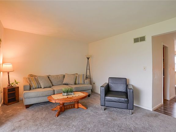 5th image of 4895 Lucerne Rd