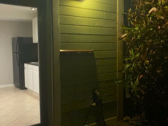 2nd image of 289 Lakau Pl #B