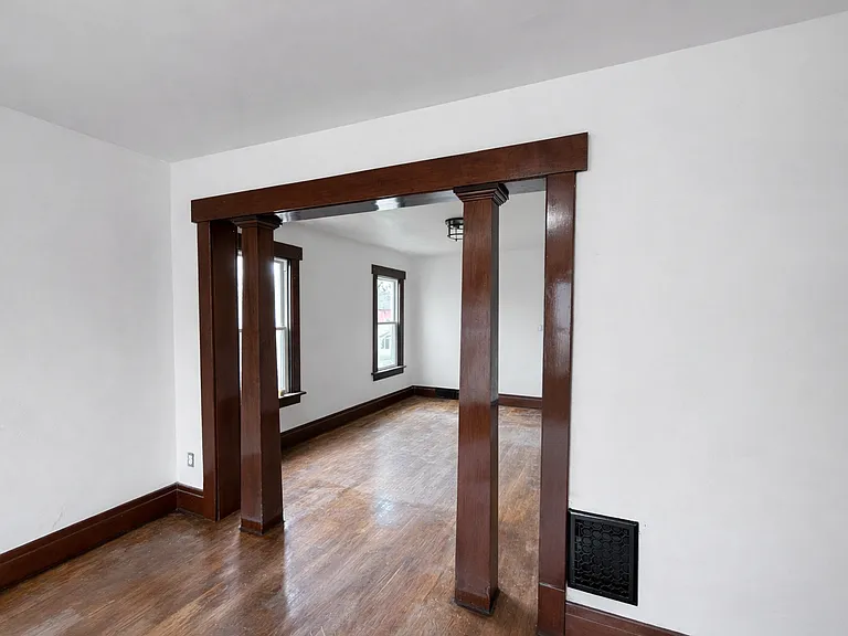 20 Macamley St #2 — Photo 2