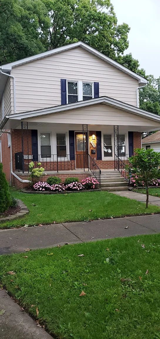 256 W Chicago Ave photo 1