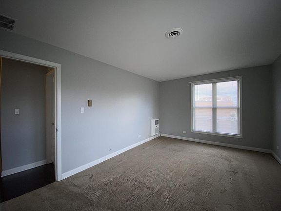 5th image of 5202 Washington St APT 407