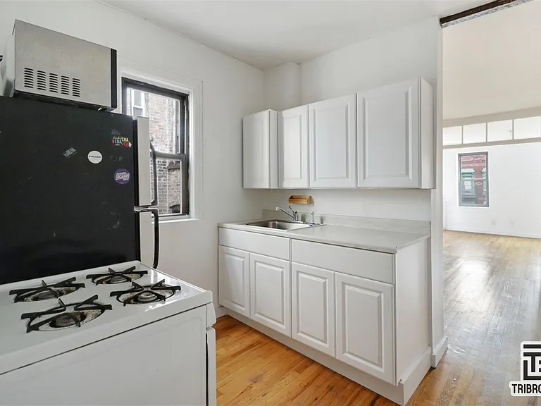 6545 Broadway #1B — Photo 2