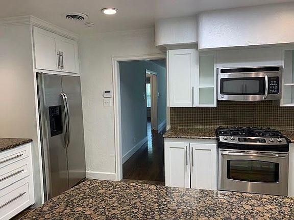 4th image of 6421 Lake Circle Dr