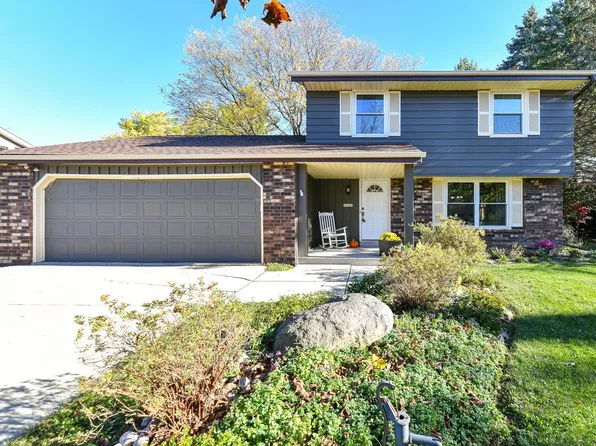 14780 West Mayflower DRIVE, New Berlin, WI 53151