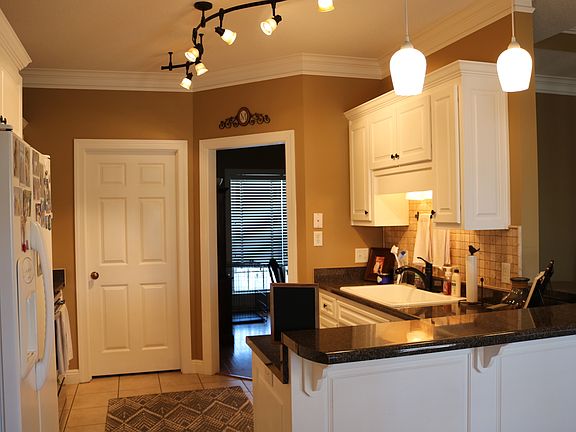 5th image of 4115 Waterberry Cir