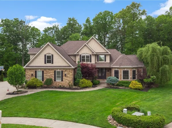 6424 Highland Green Dr, Medina, OH 44256